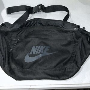 Men’s Nike fanny pack